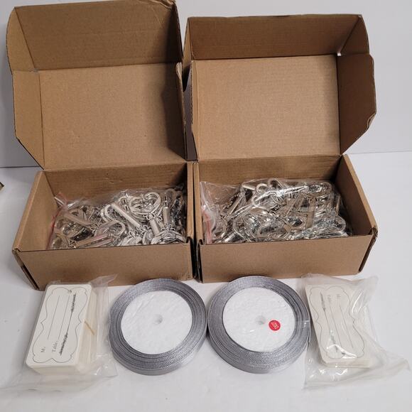 Heart-Shaped Skeleton Keys for Seat Placement. - Picture 1 of 10